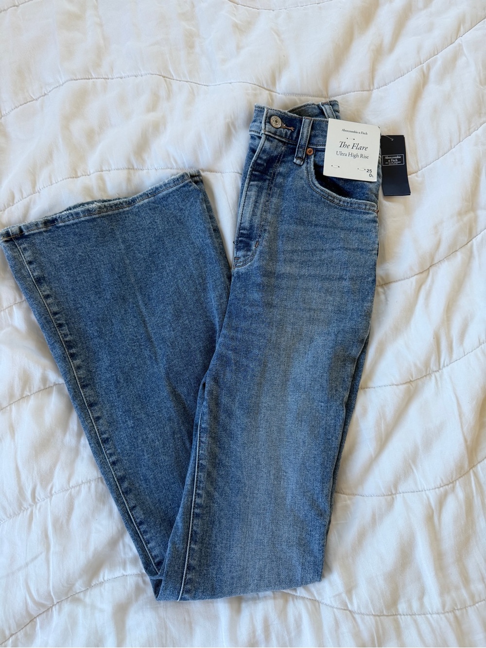 Abercrombie & Fitch The Flare Ultra High Rise Jeans - size 25 L